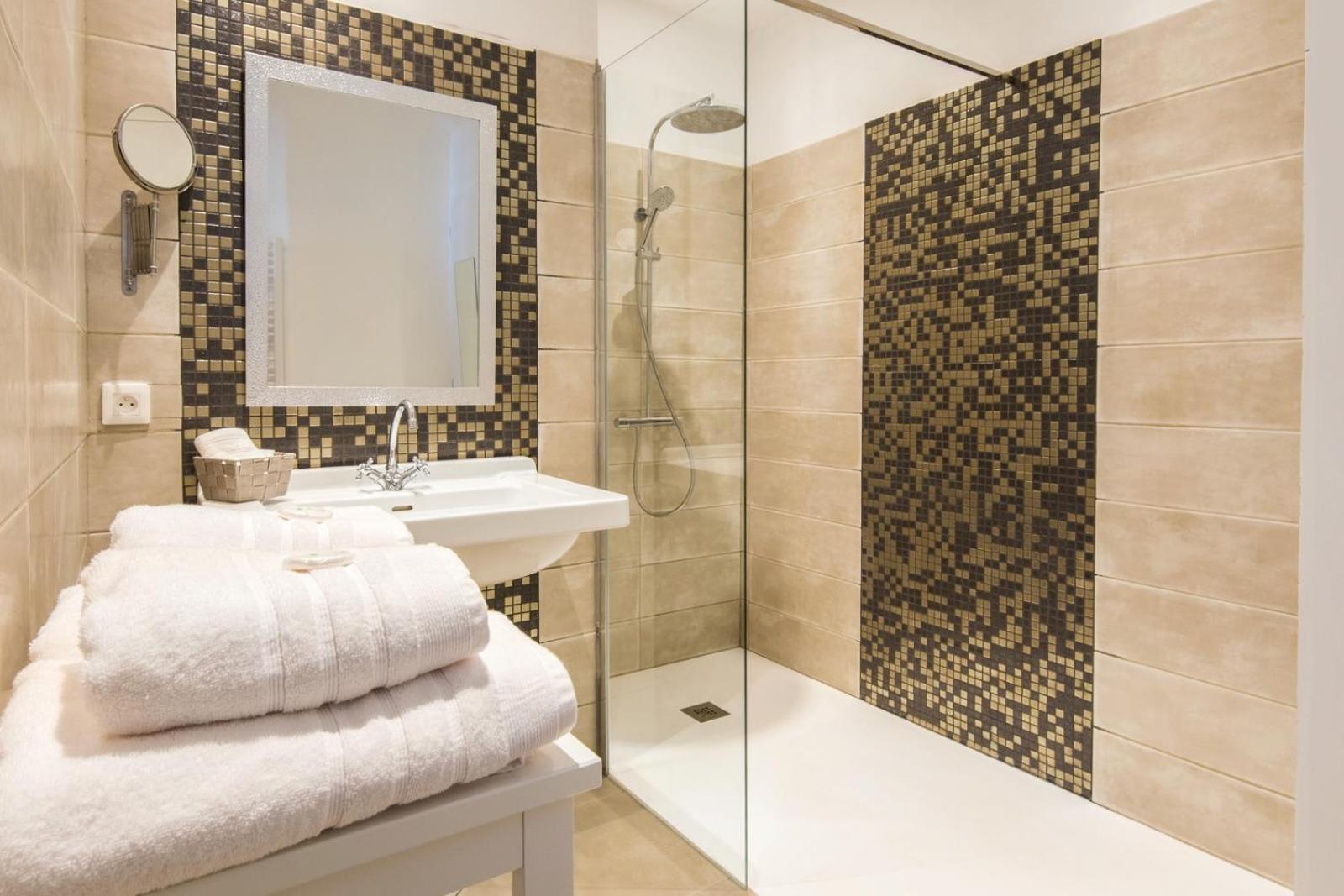 B&B Les Chambres D'Aime Каркасон Екстериор снимка